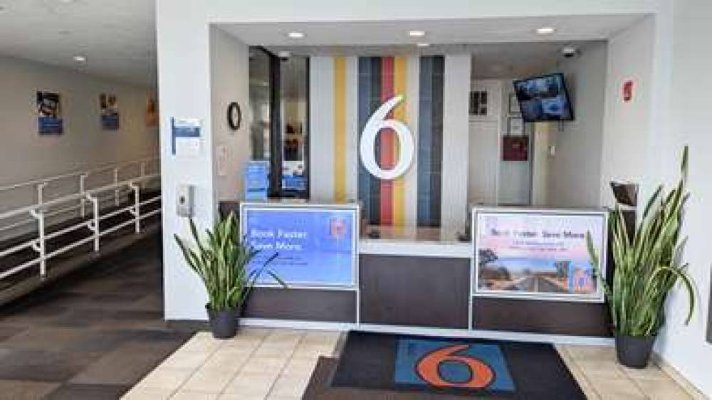 Motel 6 Boston West Framingham 3