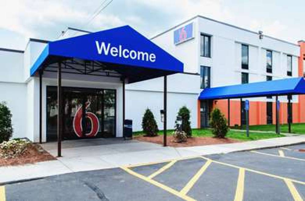 MOTEL 6 BROCKTON, MA 4