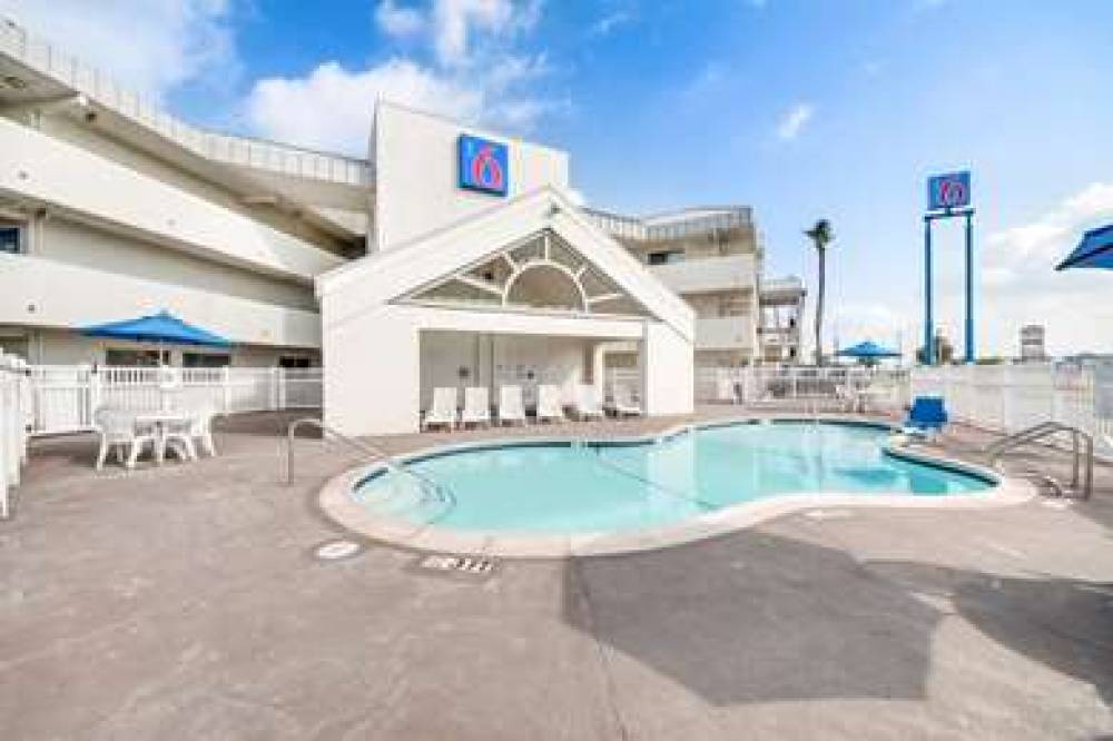 Motel 6 Brownsville North 5