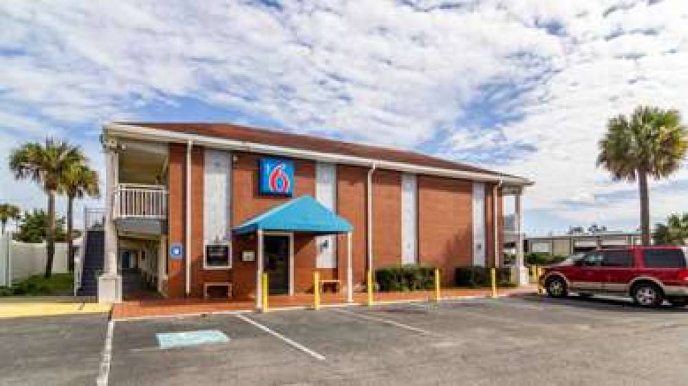 Motel 6 Brunswick Ga