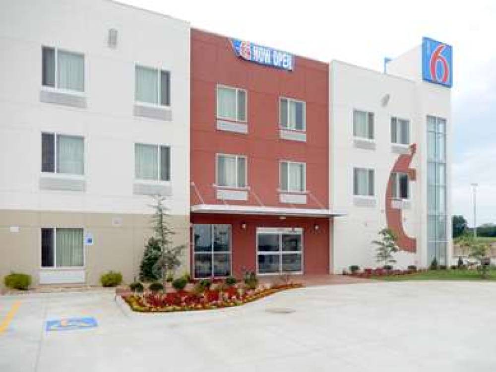 MOTEL 6 CATOOSA OK 3