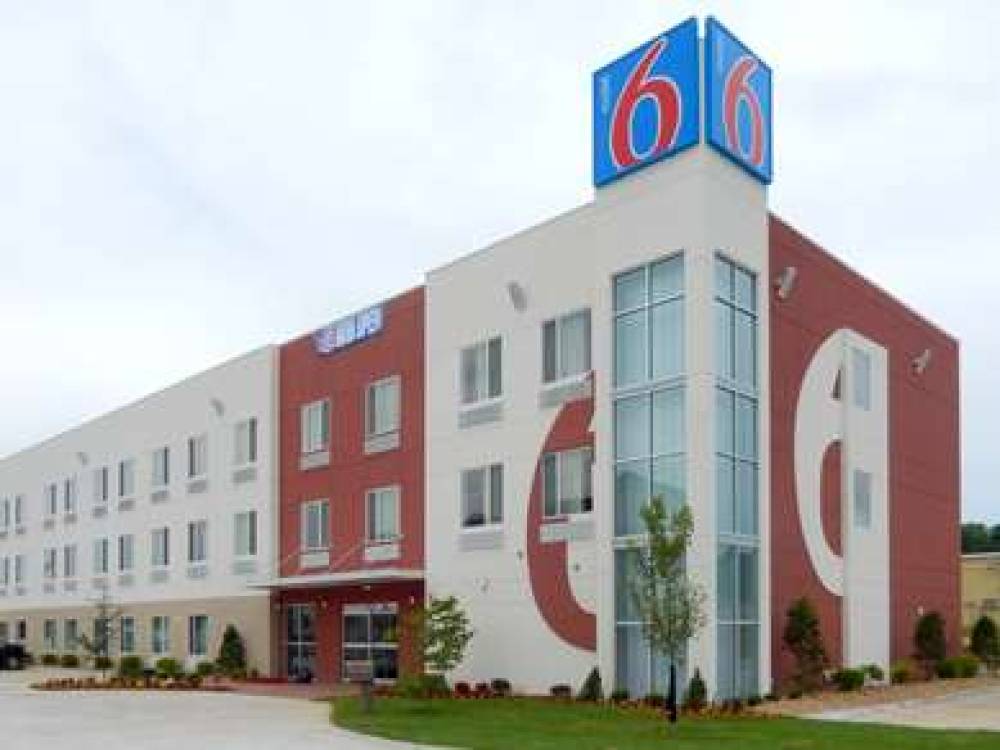 MOTEL 6 CATOOSA OK 1