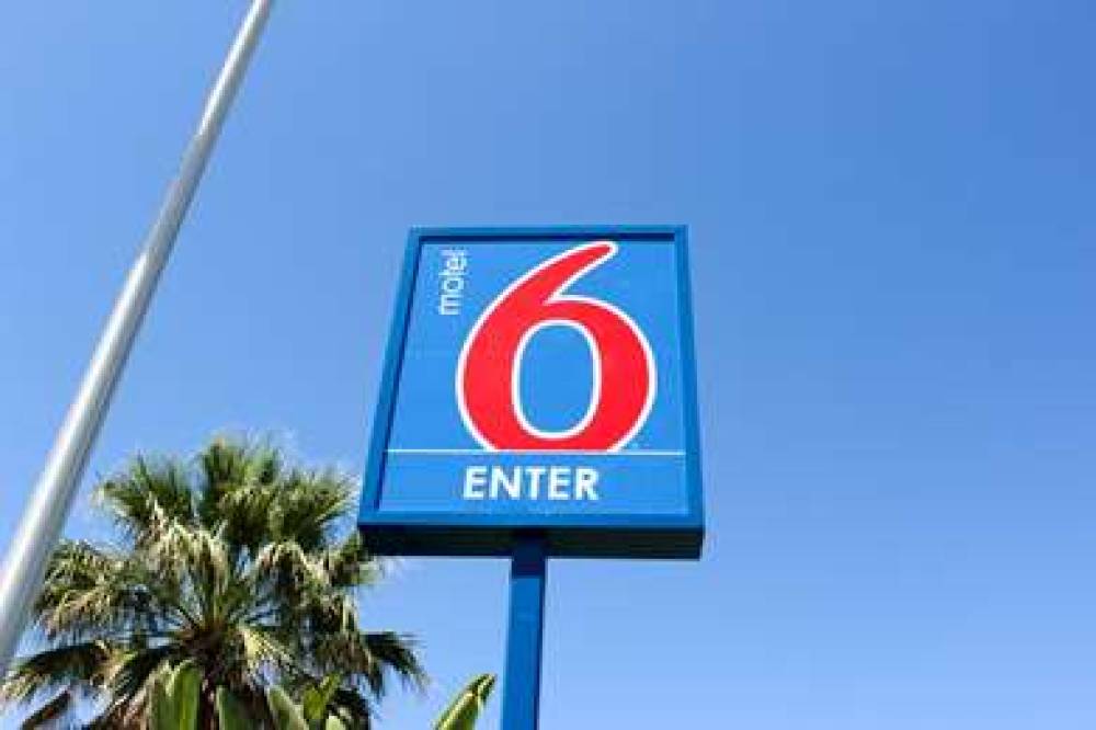 Motel 6 Coalinga East 8