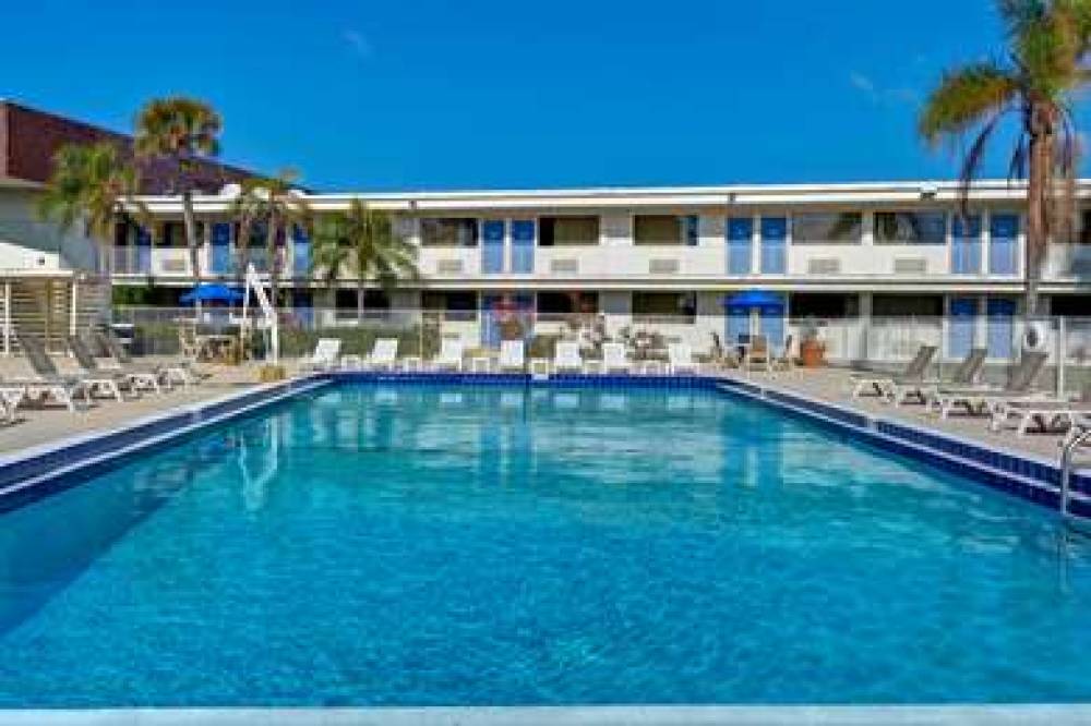 Motel 6 Cocoa Beach 4