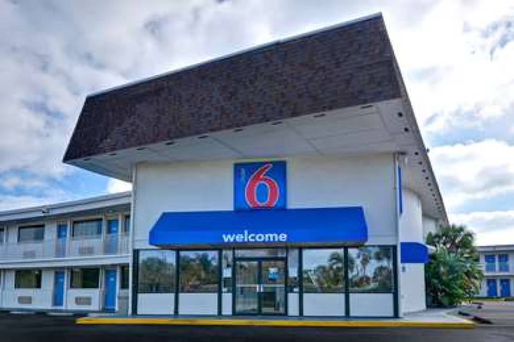 Motel 6 Cocoa Beach 2