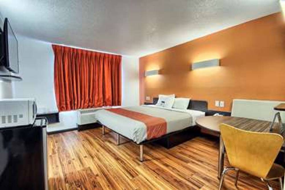 Motel 6 Columbus West 9