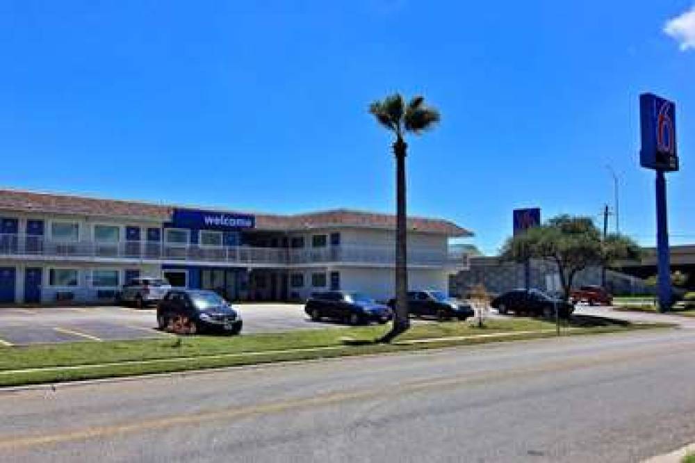 Motel 6 Corpus Christi East - North Padre Island 5