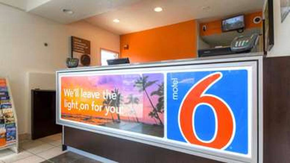 Motel 6 Costa Mesa 2