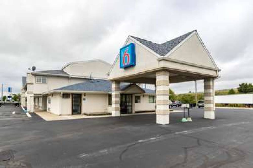 MOTEL 6 CRAWFORDSVILLE IN 1