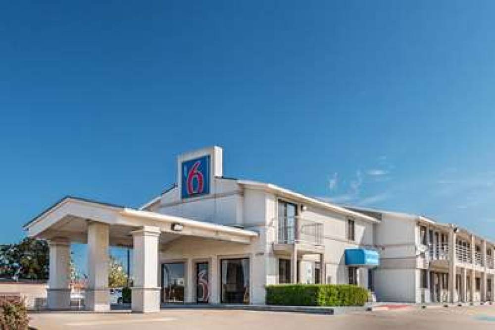 Motel 6 Dallas Desoto Lancaster Tx