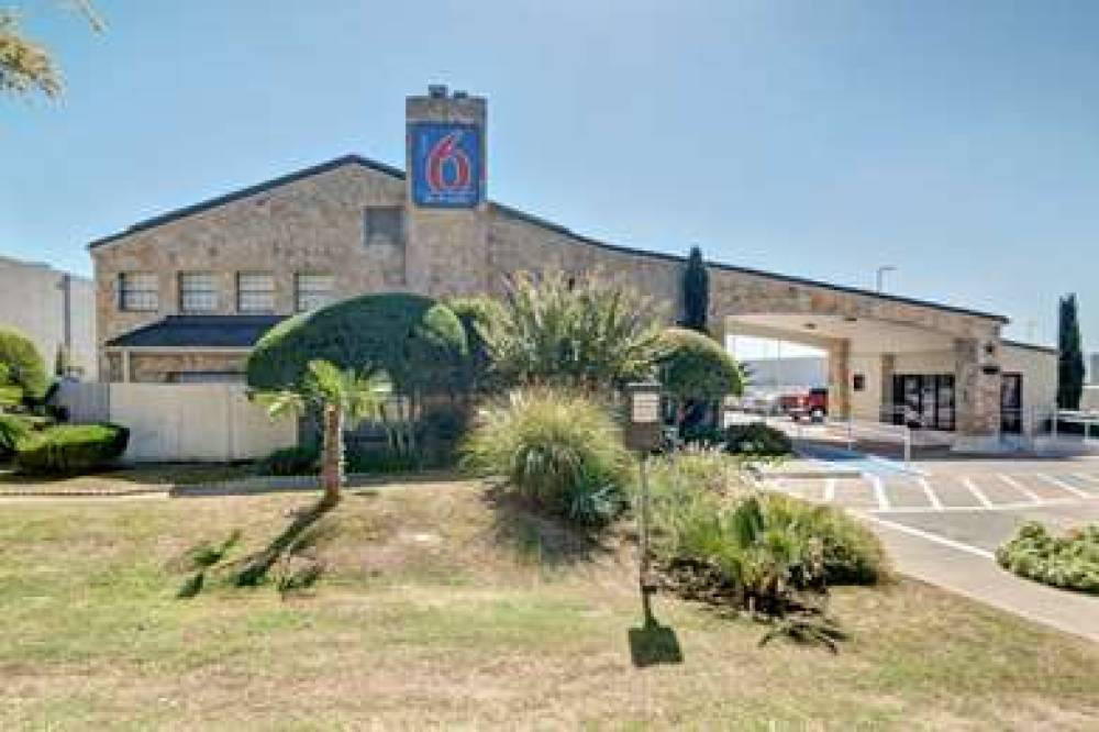 Motel 6 Dallas Galleria