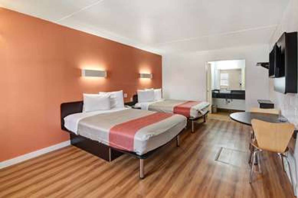 Motel 6 Dallas - Galleria 10