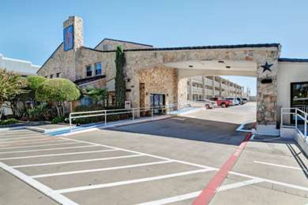 Motel 6 Dallas - Galleria 1