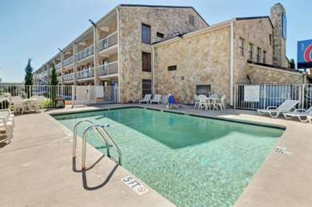 Motel 6 Dallas - Galleria 6