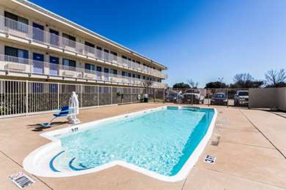 Motel 6 Dallas - Garland 7