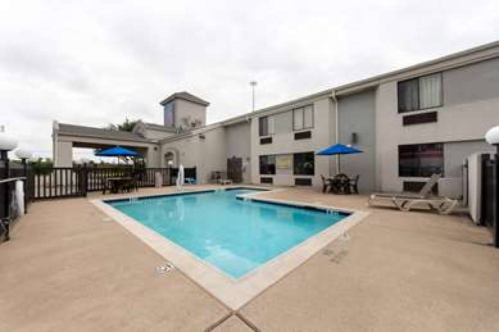 Motel 6 Dallas Northeast 5