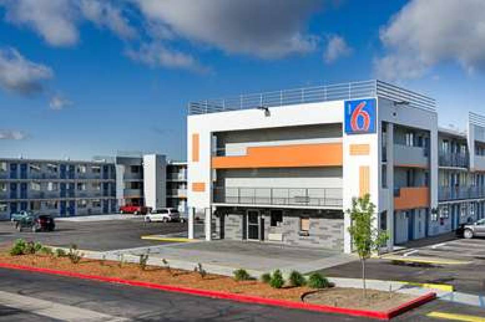 MOTEL 6 DENVER - FEDERAL BLVD 8