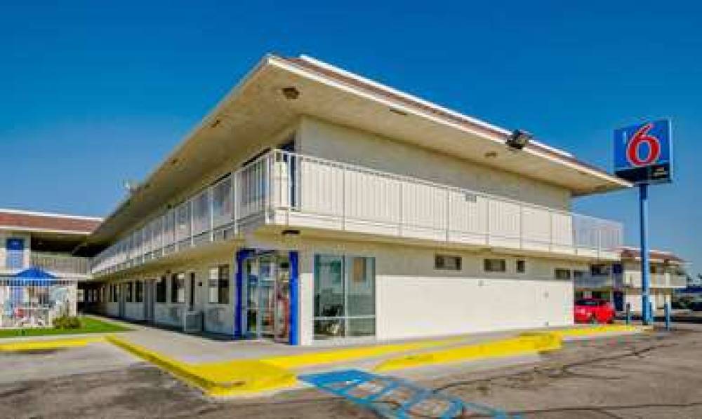 Motel 6 Denver Thornton