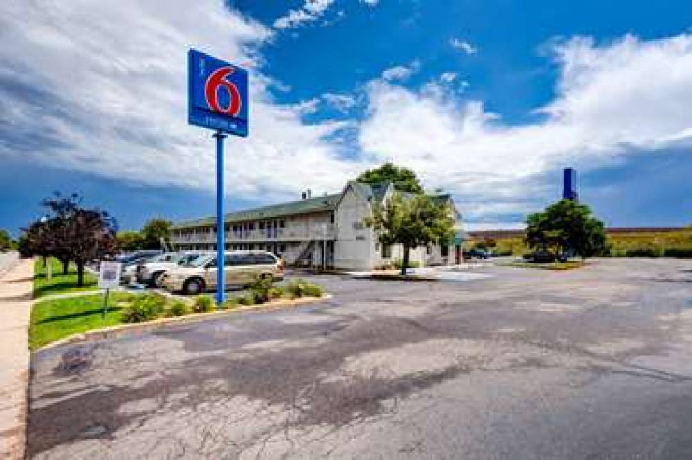 MOTEL 6 DENVER WEST WHEAT RIDGE 7