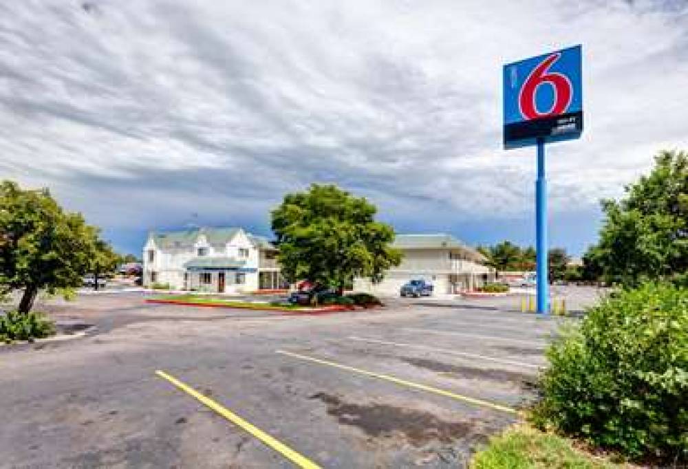 MOTEL 6 DENVER WEST WHEAT RIDGE 3