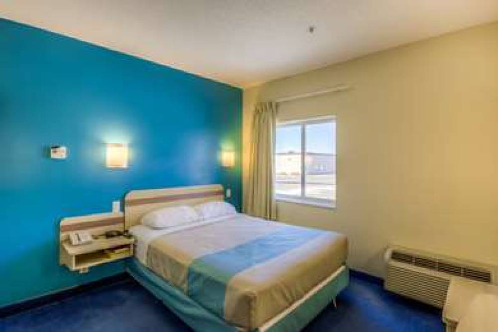 Motel 6 Estevan SK 10