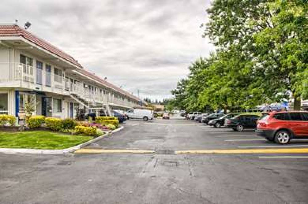 Motel 6 Everett South 3