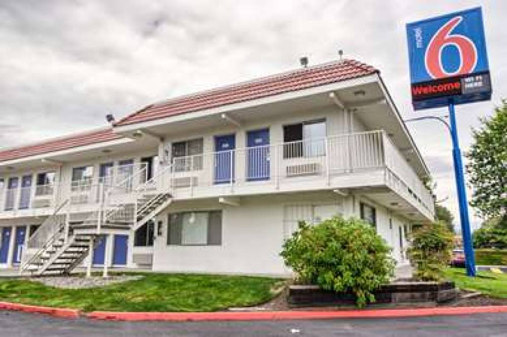 Motel 6 Everett South 4