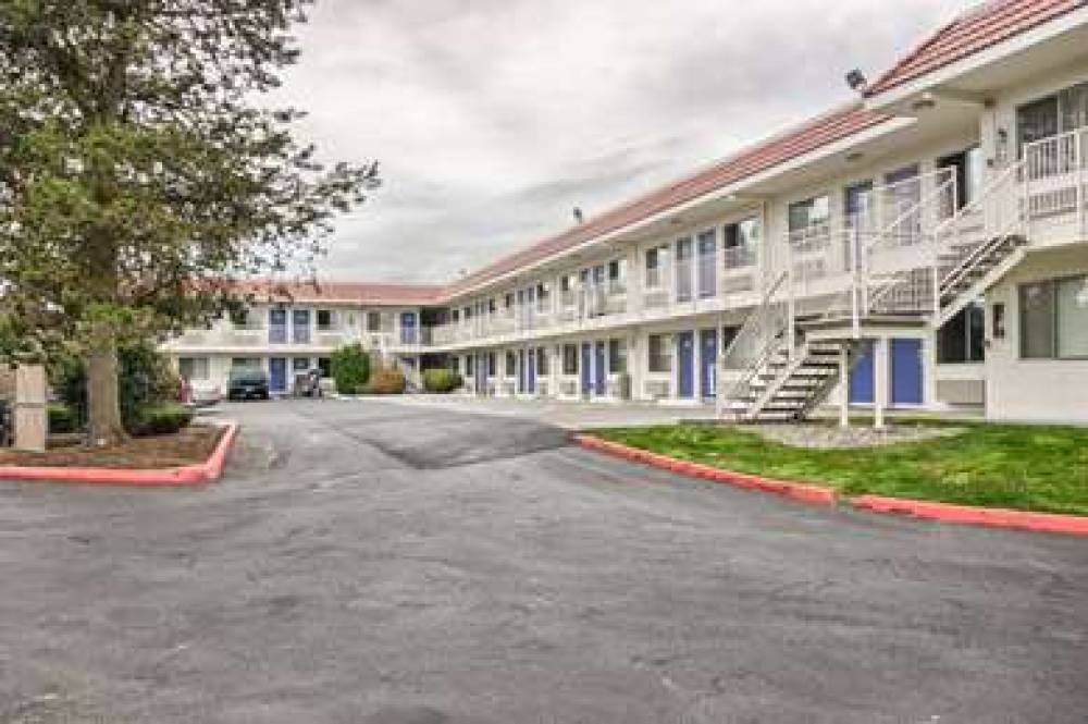 Motel 6 Everett South 5