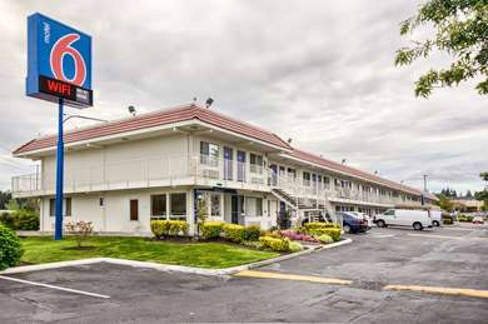 Motel 6 Everett South 1