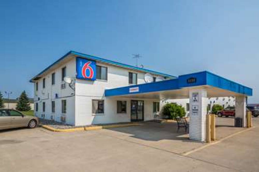 Motel 6 Fargo South