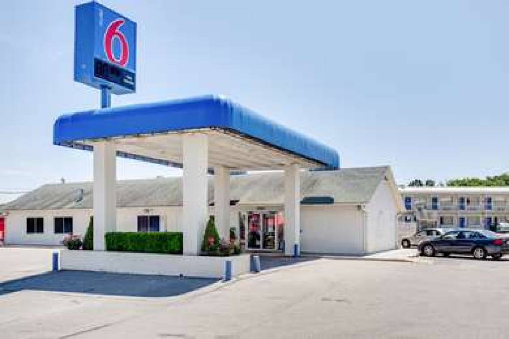 Motel 6 Fayetteville, AR 5