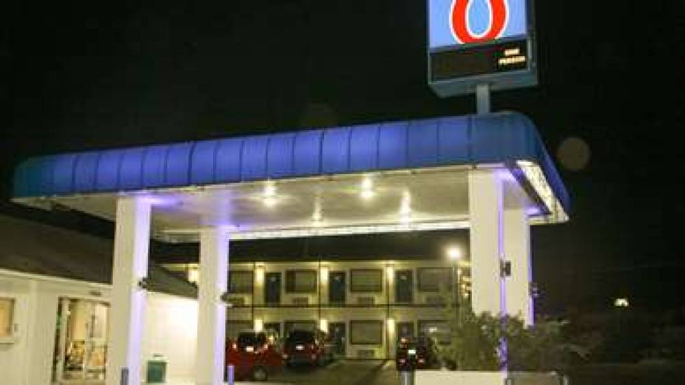 Motel 6 Fayetteville, AR 9