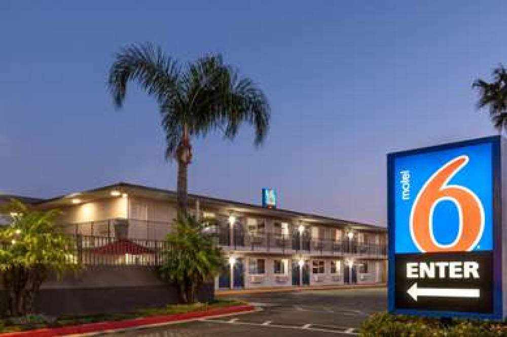 Motel 6 Fontana 1