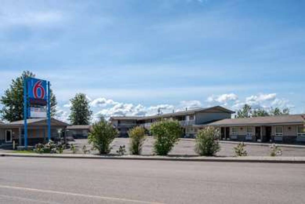 MOTEL 6 FORT NELSON, BC 2