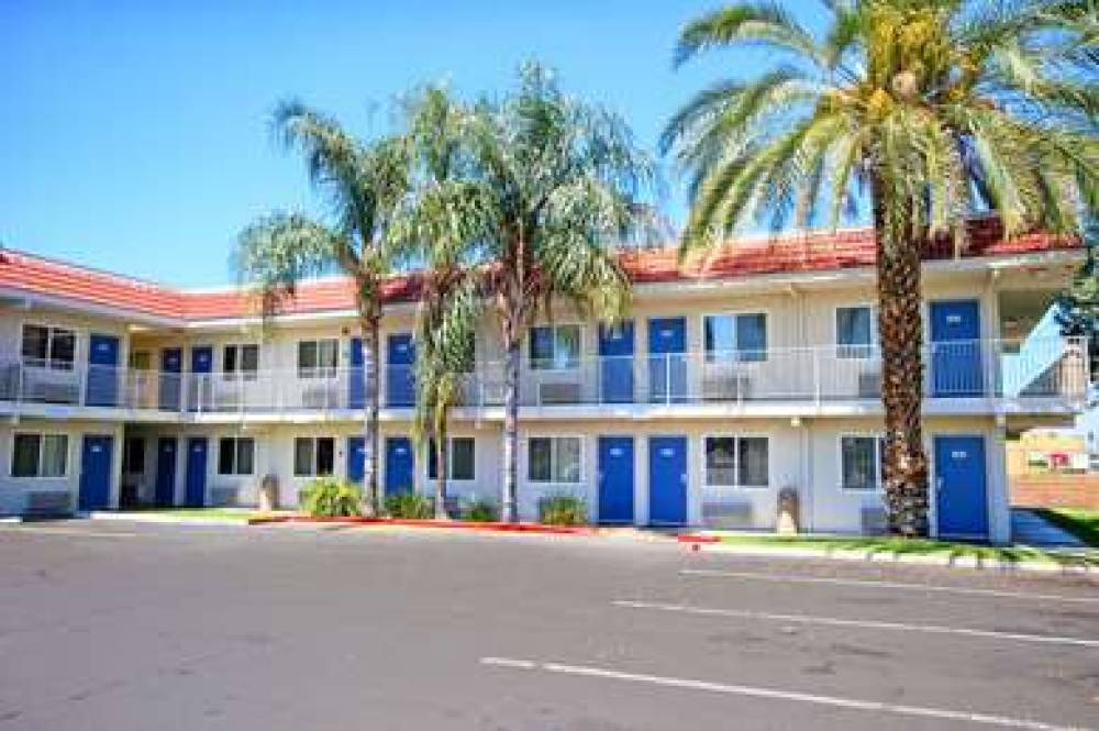 MOTEL 6 FRESNO-BLACKSTONE SOUTH 6