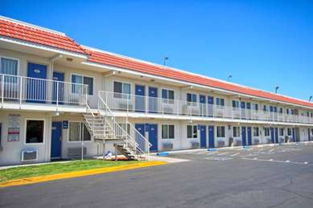 MOTEL 6 FRESNO-BLACKSTONE SOUTH 3