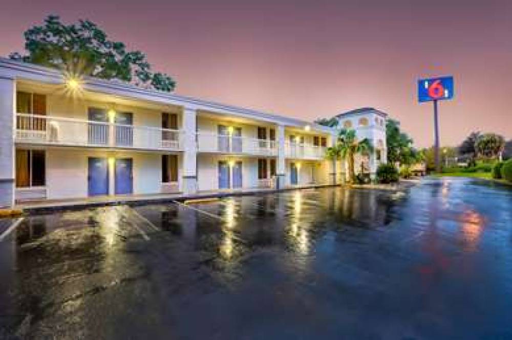 MOTEL 6 GAINESVILLE, FL 1