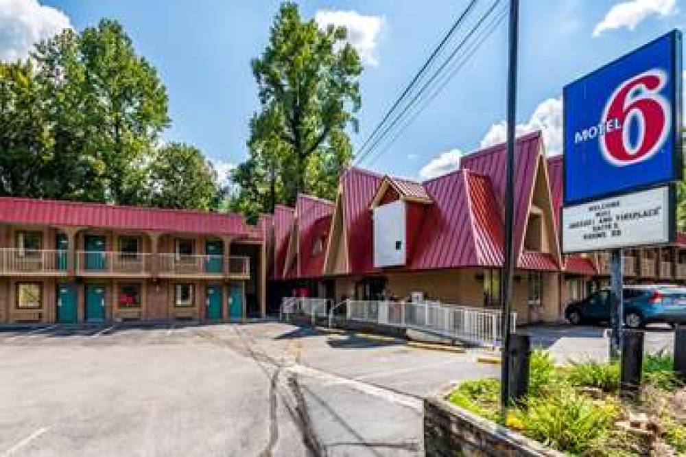 Motel 6 Gatlinburg Smoky Mountains 1