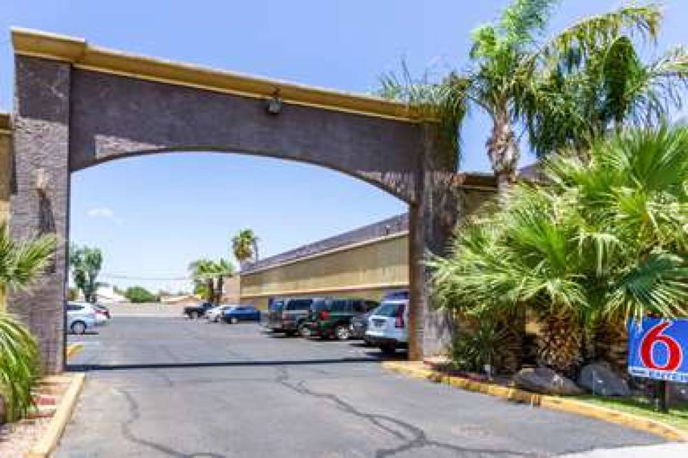 Motel 6 Glendale AZ 3