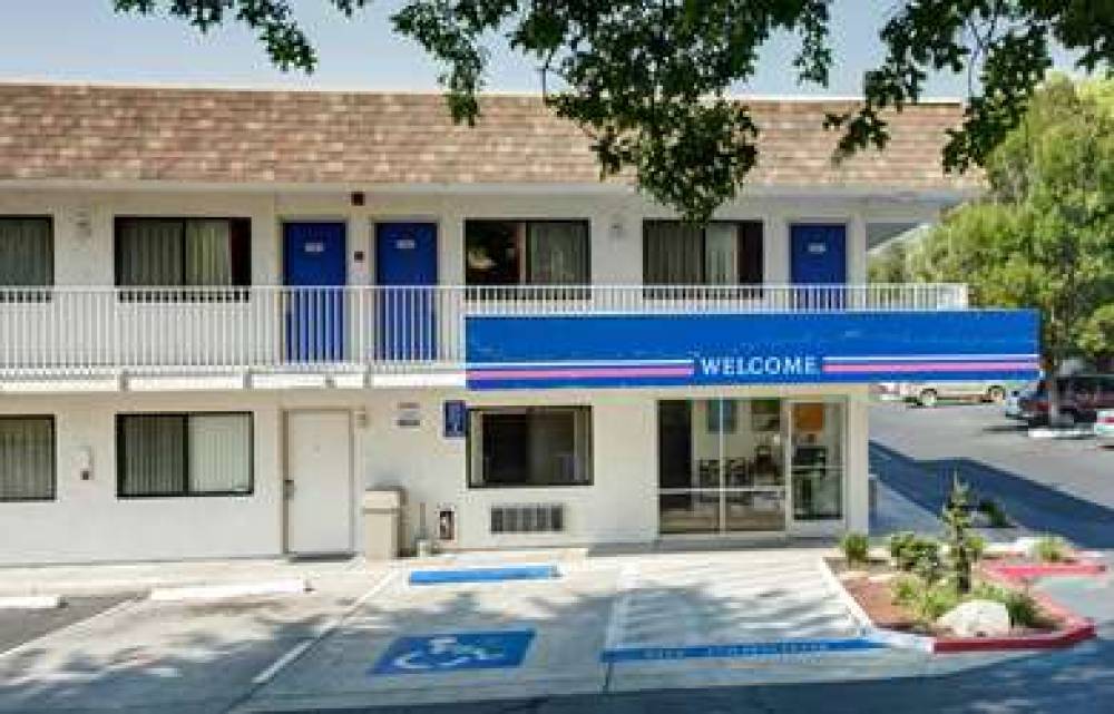 MOTEL 6 GRANTS PASS 2