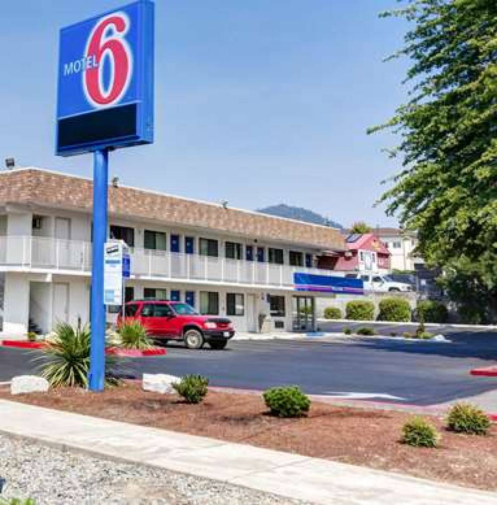 Motel 6 Grants Pass