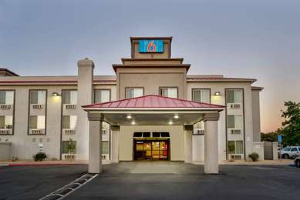 Motel 6 Hesperia, CA  West Main St - I-15 1