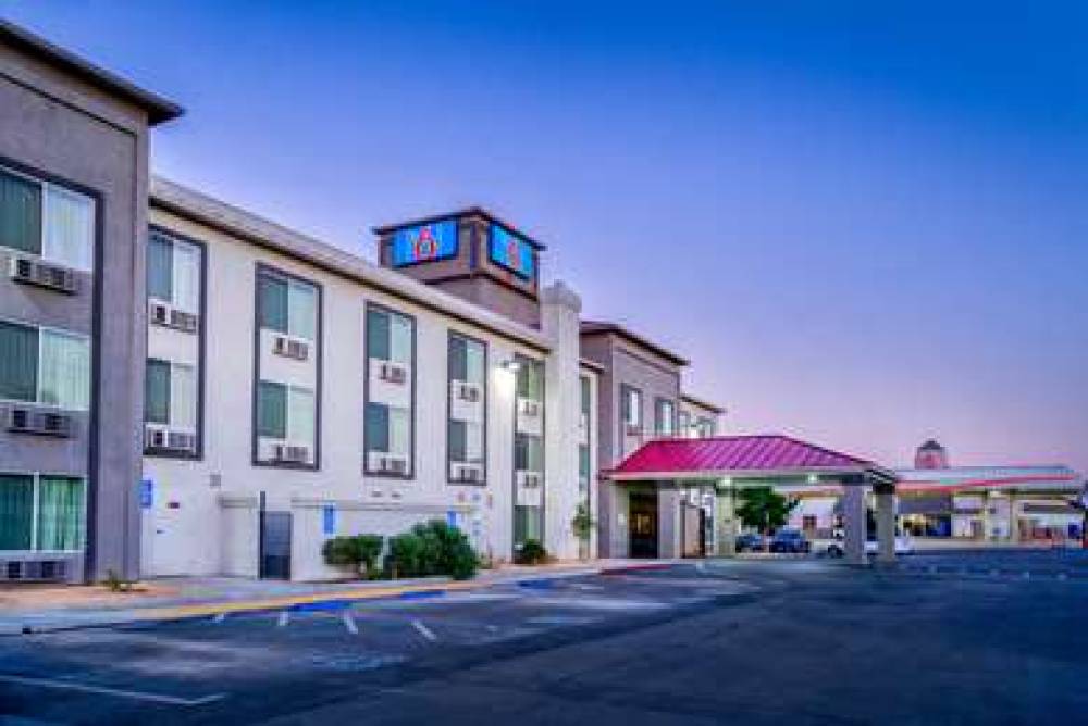 Motel 6 Hesperia, CA  West Main St - I-15 2