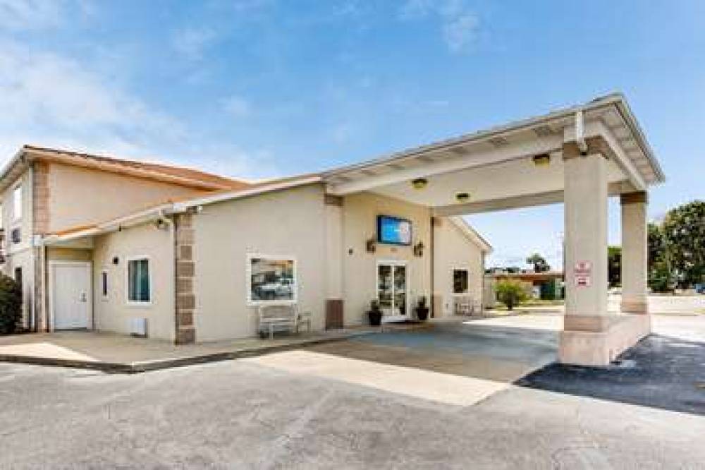 MOTEL 6 HINESVILLE, GA 2