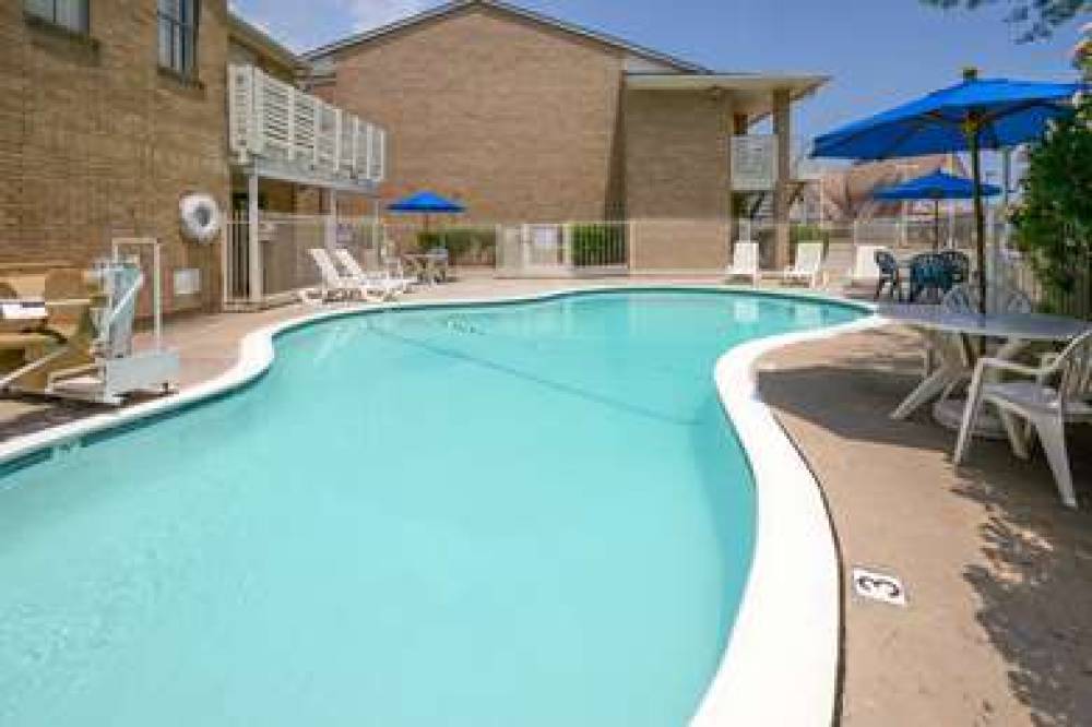 Motel 6 Houston - Baytown East 4