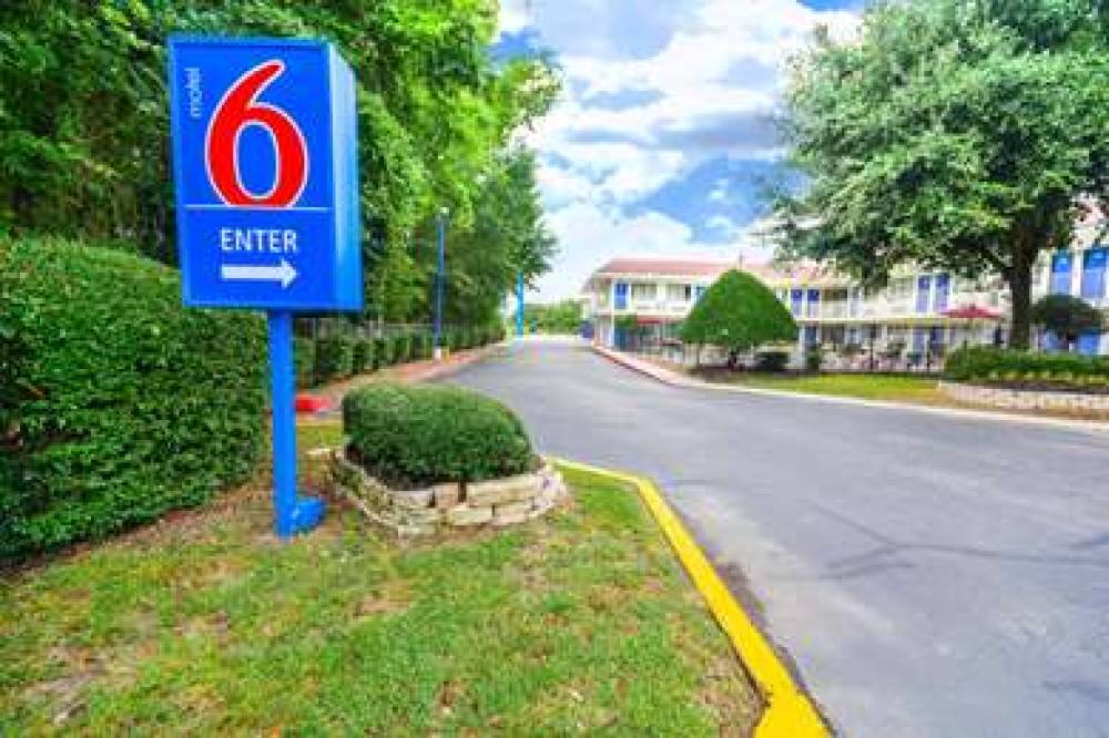 Motel 6 Huntsville TX 1