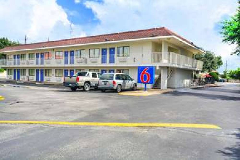 Motel 6 Huntsville TX 2