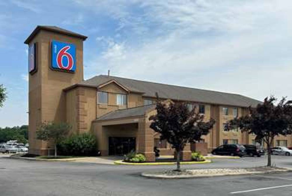 Motel 6 Indianapolis Airport 1