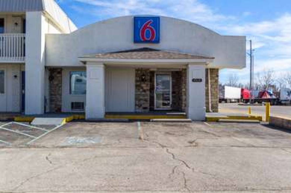 MOTEL 6 INDIANAPOLIS IN - S. HARDIN 5