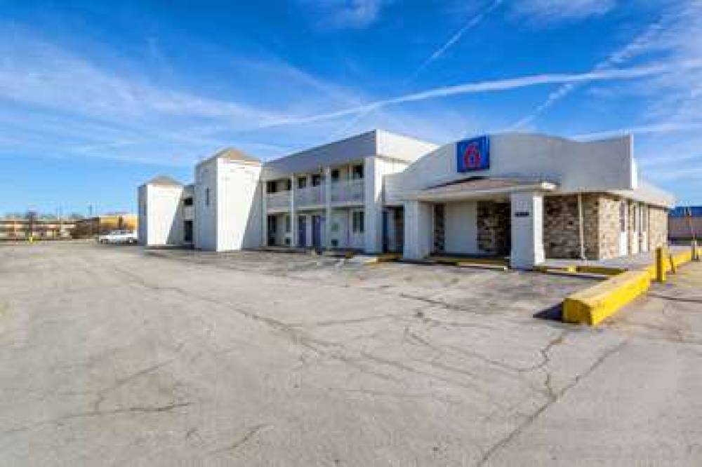 MOTEL 6 INDIANAPOLIS IN - S. HARDIN 4